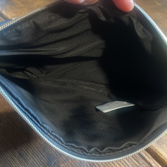 FAUX LEATHER ZIPPERED POUCH WRISTLET **NWT** - Picture 4 of 4